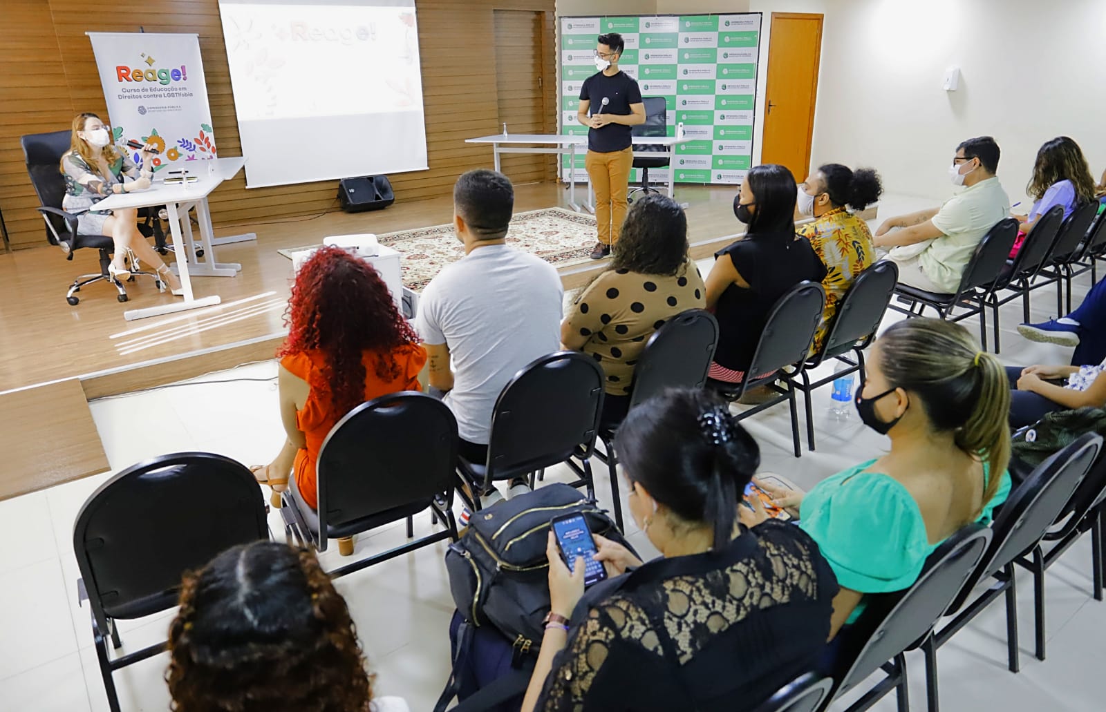 Em Manaus, defensoria pública discute ações de enfrentamento à violência contra comunidade LGBTQIAP+