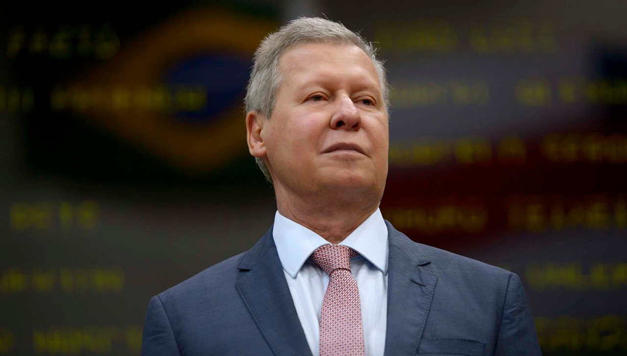 Conjur repercute suspensão do processo de Omar Aziz contra Arthur Virgílio Neto