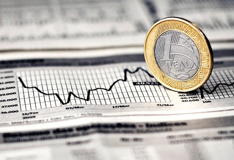 Atividade econômica cai 0,8% em maio, mostra Monitor do Produto Interno Bruto da FGV