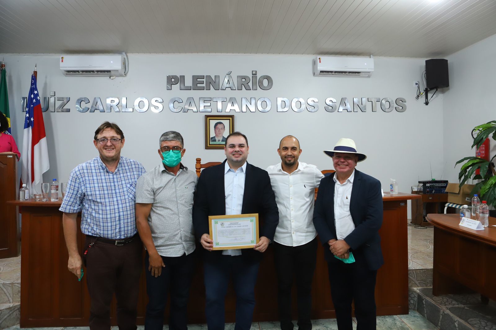 No interior do Amazonas, presidente da Aleam Roberto Cidade recebe Título de Cidadão Apuiense