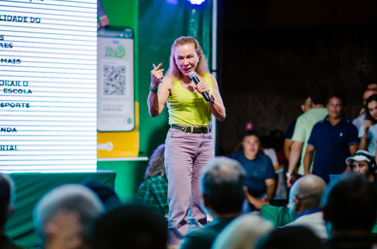 ‘O governo deve assumir as vicinais de Roraima’, afirma Teresa Surita em Mucajaí