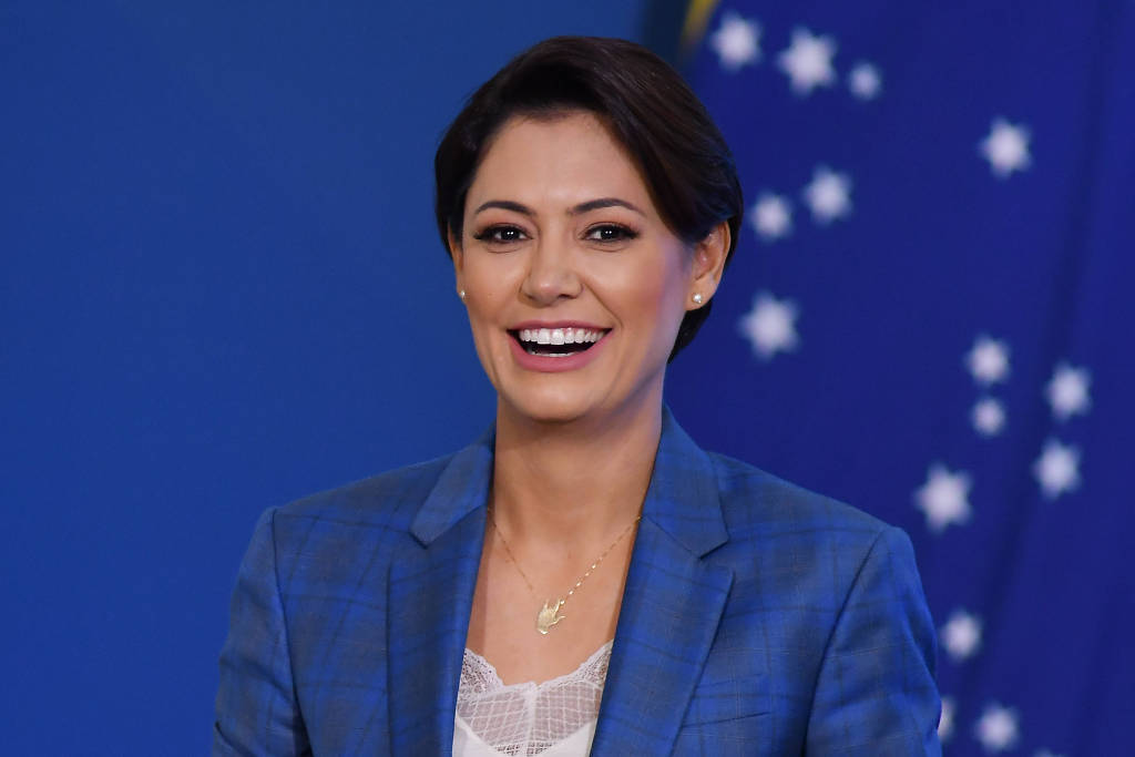 Michelle Bolsonaro leva grupo de evangélicos para orar de madrugada dentro do Palácio do Planalto