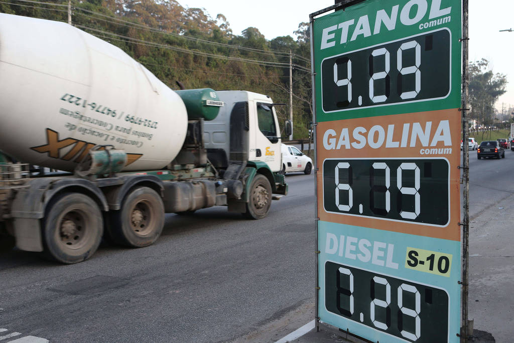 Petrobras reduz preço do diesel nas refinarias; combustível deve ficar R$ 0,20 mais barato