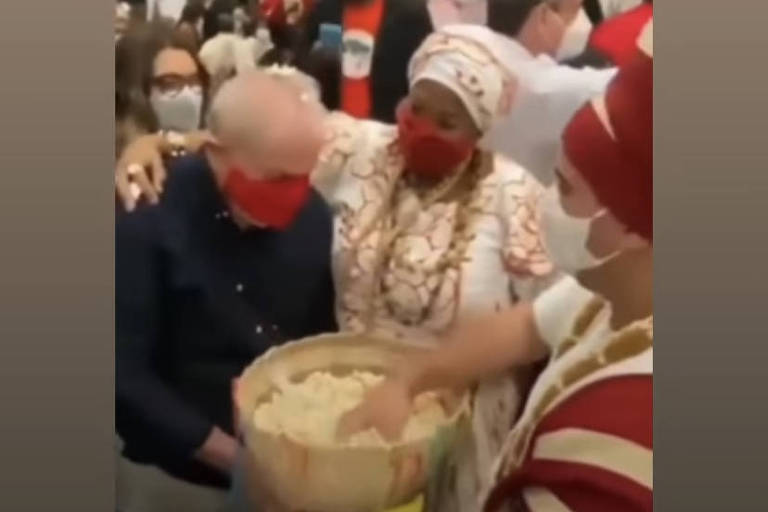 Michelle Bolsonaro compartilha vídeo de Lula em cerimônia do Candomblé; ‘entregou sua alma para vencer essa eleição’