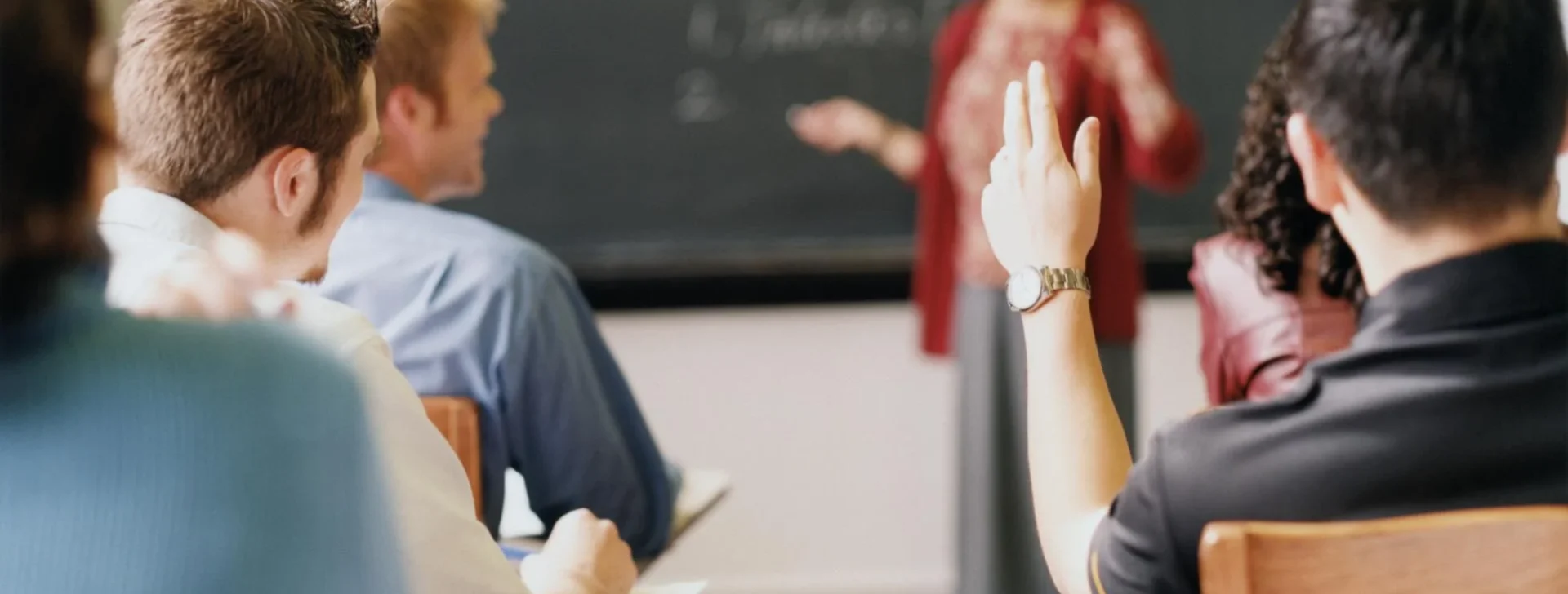 Estudo mostra que um em cada quatro municípios não fez reajuste salarial de professores