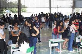 Políticas públicas para jovens no Brasil reduziram cerca de 50% entre 2020 a 2021, aponta pesquisa