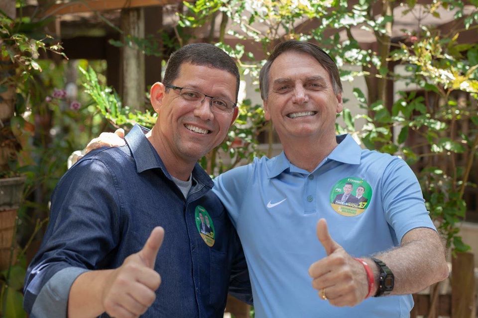 Governo de RO: eleito na ‘onda Bolsonaro’, candidato à reeleição está proibido de associar presidente à campanha