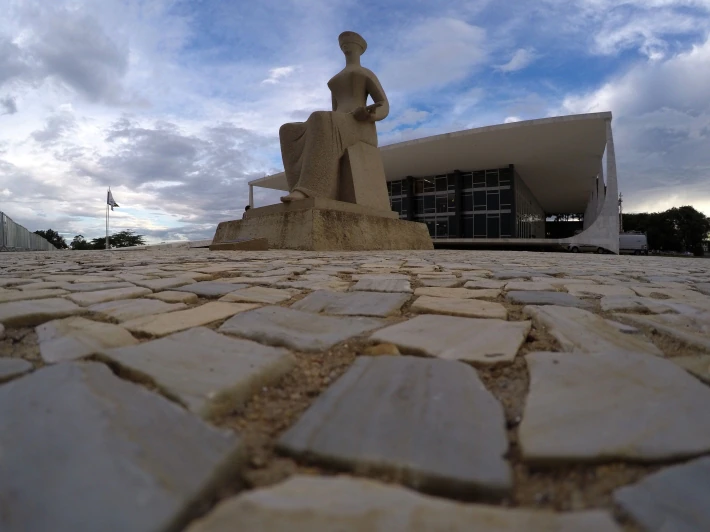 Ministros do STF querem 18% de reajuste nos salários; remuneração deve chegar a R$ 46,3 mil se aprovada