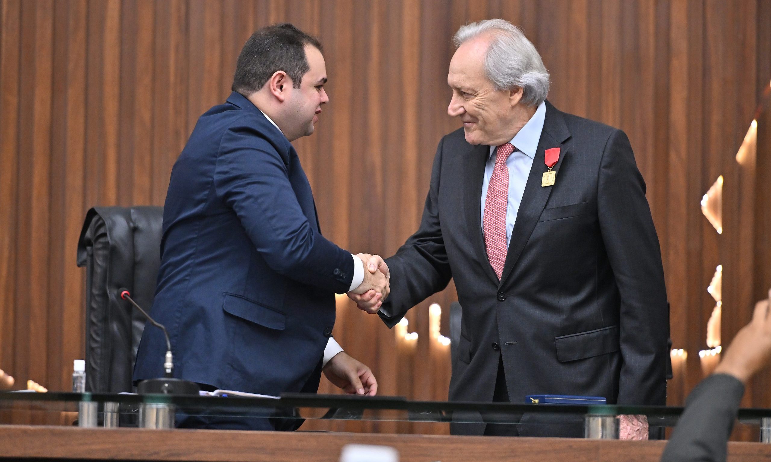 Ministro Ricardo Lewandowiski recebe Medalha Ruy Araújo na Assembleia Legislativa do AM