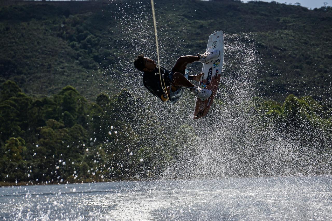 Indígena amazonense conquista 2° lugar em Campeonato Mundial de Wakeboard na Itália