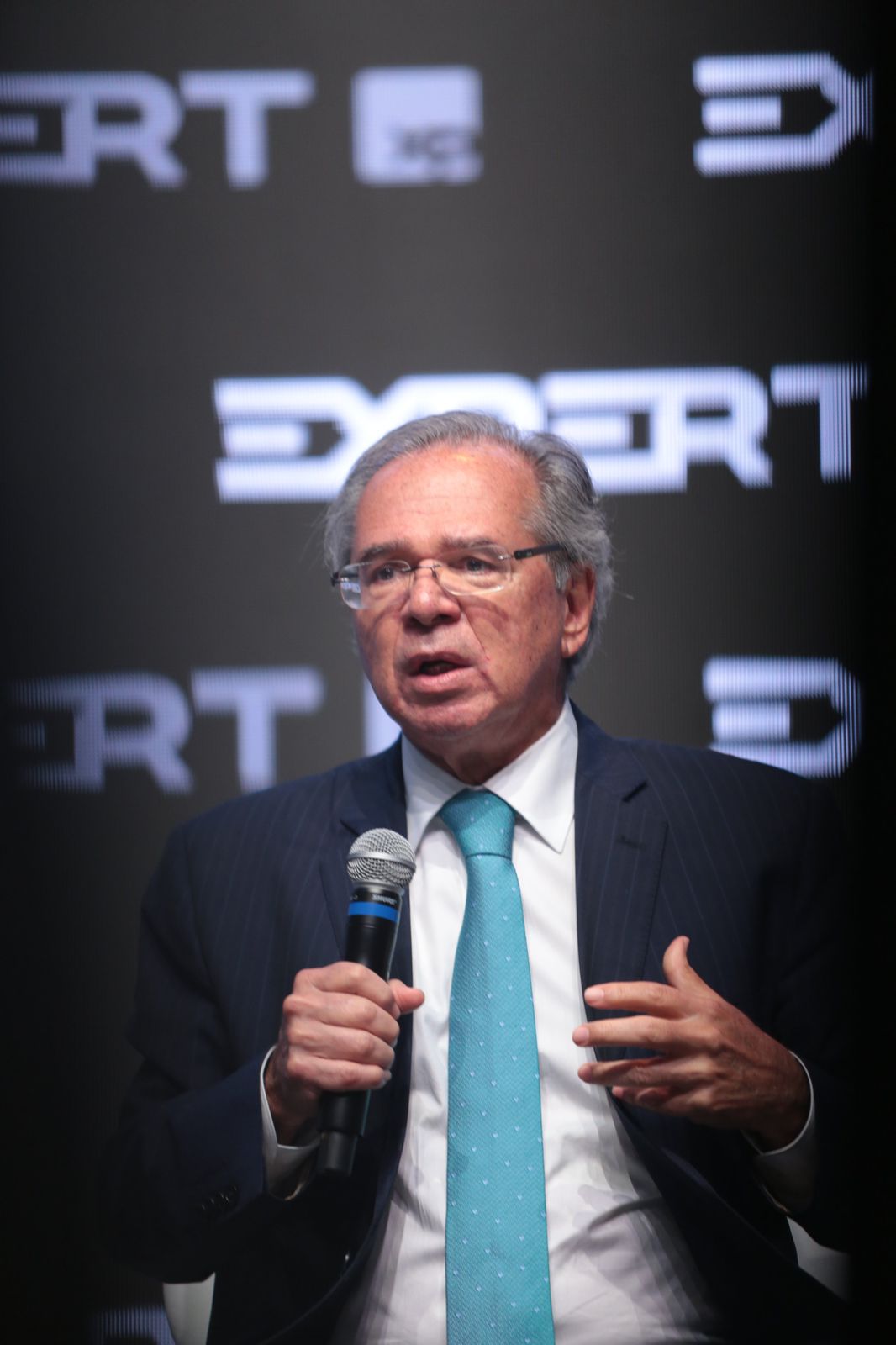 Em evento da XP, Paulo Guedes palestra sobre ‘Caminhos do Crescimento’ e faz balanço de gestão