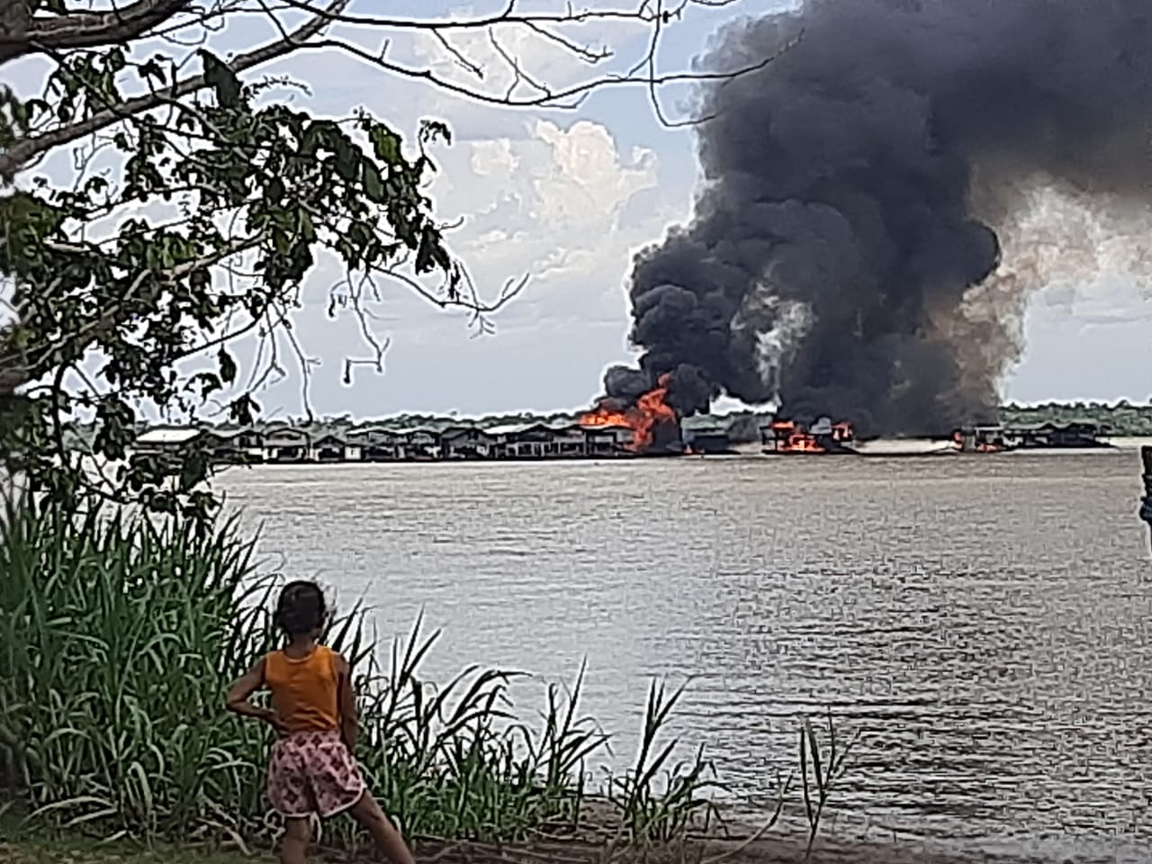 No AM, indígenas pedem retirada de dragas de garimpo ilegal do Médio Rio Negro; ‘Ou vamos fazer do nosso jeito’
