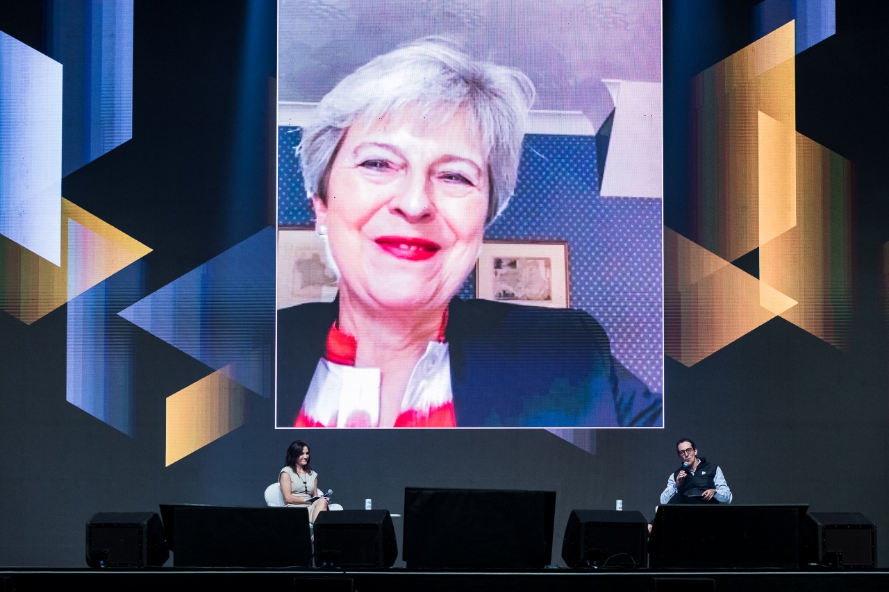 ‘O mundo se preocupa com a Amazônia’, diz Theresa May no segundo dia de Expert XP 2022