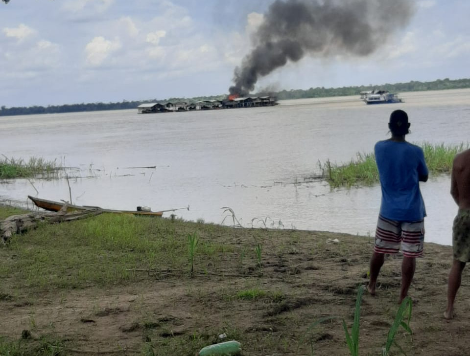 Polícia Federal confirma a destruição de 23 balsas em nova operação contra garimpo ilegal no Amazonas
