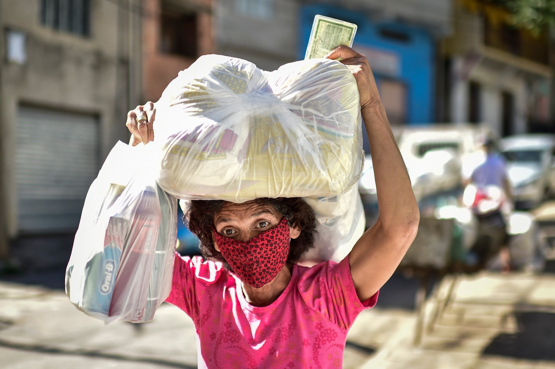 Insegurança alimentar é uma realidade maior em lares de mulheres pretas, mostra estudo