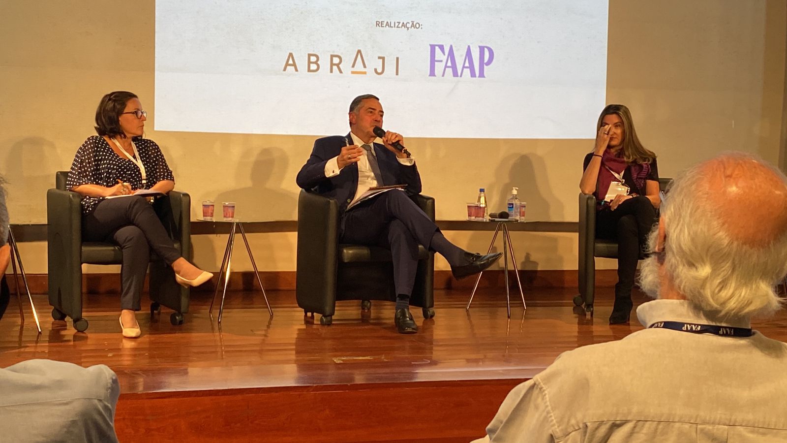 ‘A democracia tem que se proteger da intolerância agressiva’, diz Barroso durante o 17° Congresso da Abraji