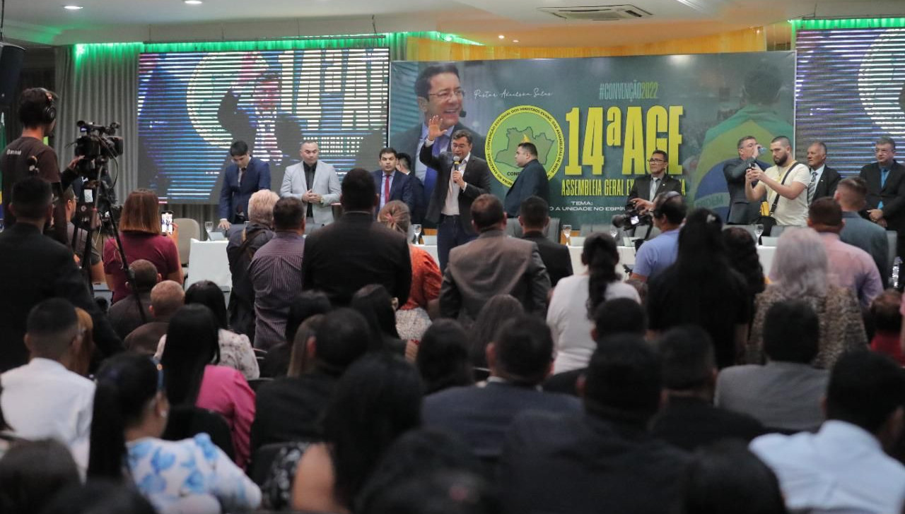 ‘Igrejas têm papel essencial’, diz Wilson Lima em encontro com 1,6 mil pessoas na Assembleia de Deus