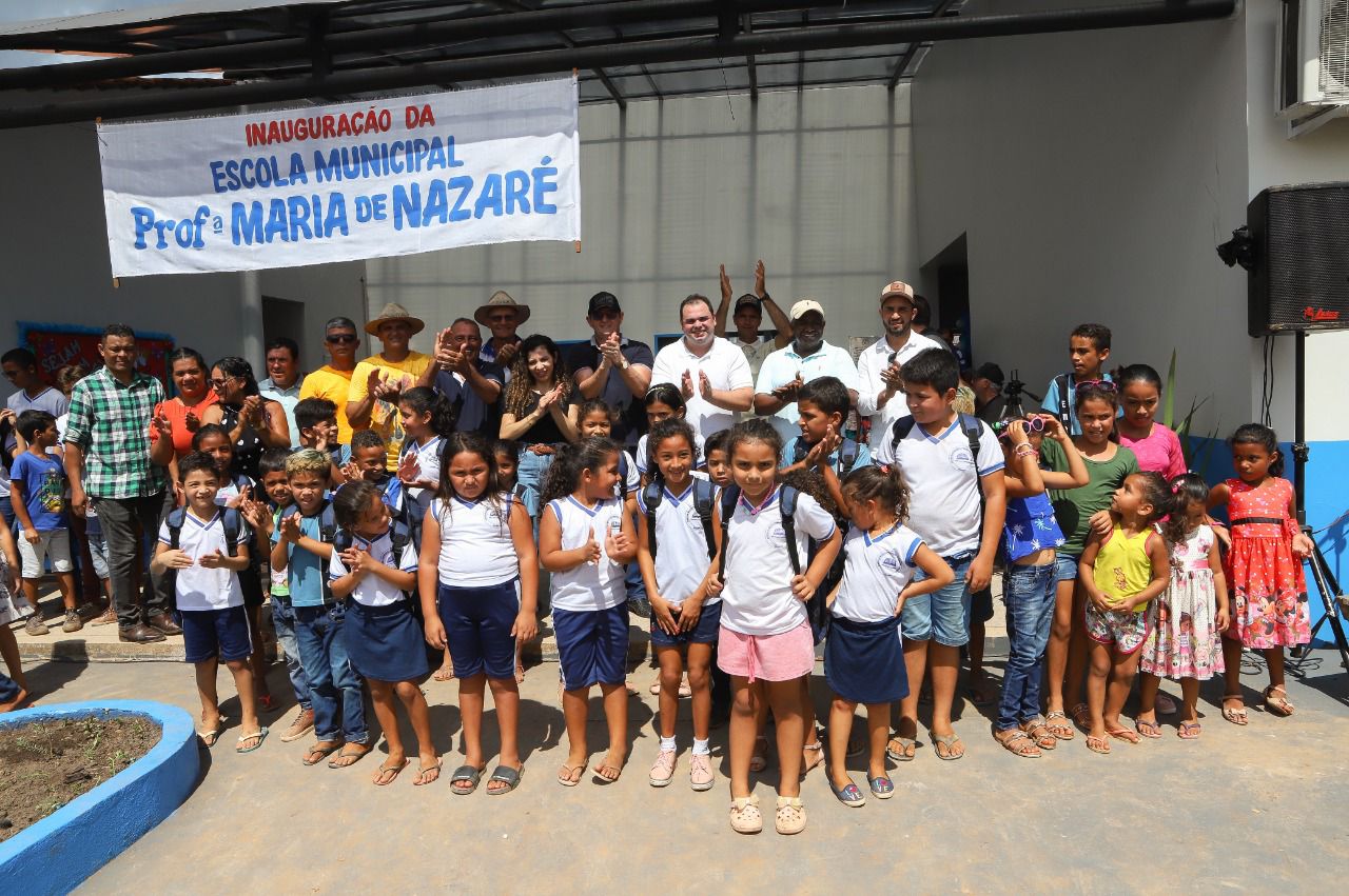 Estudantes da rede pública e privada são beneficiados por leis de autoria do presidente da Aleam