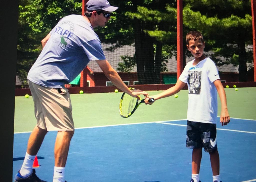 Escola de tênis ‘Guga Manaus’ lança clínicas de aprendizados de técnicas e conceitos do esporte