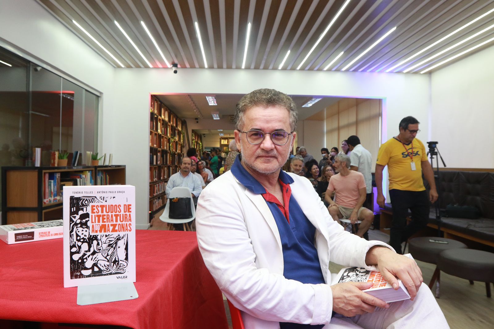 ‘Estudos de Literatura do Amazonas’: após 30 anos, obra escrita por Tenório Telles e Paulo Graça é lançada em Manaus