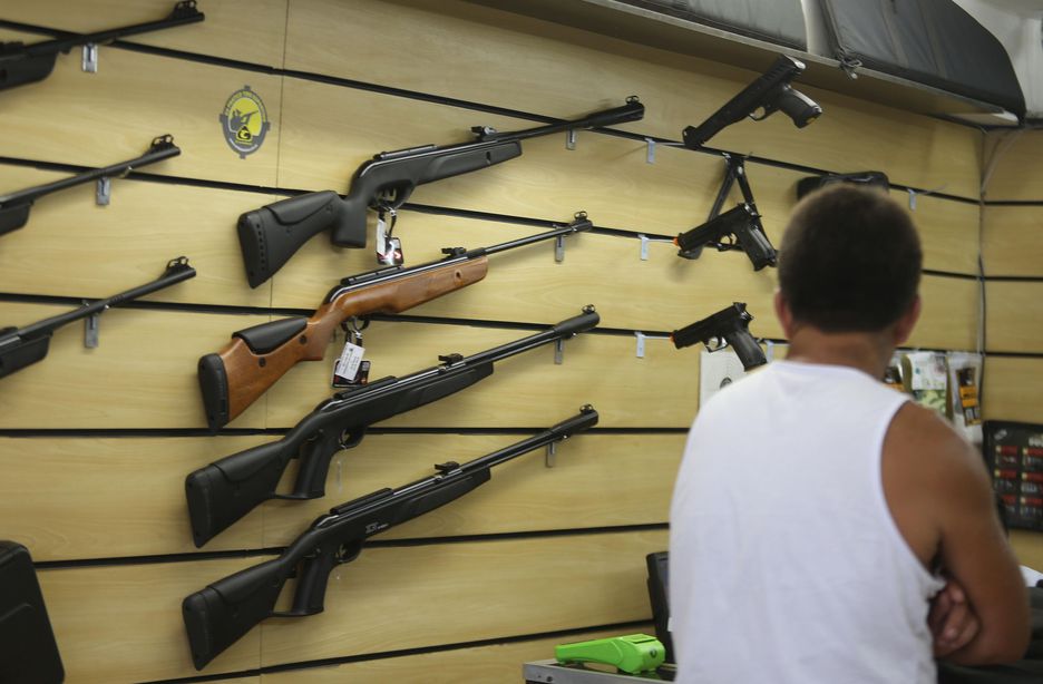 Governo Lula estuda transferir responsabilidade de registro de armas de CACs para Polícia Federal