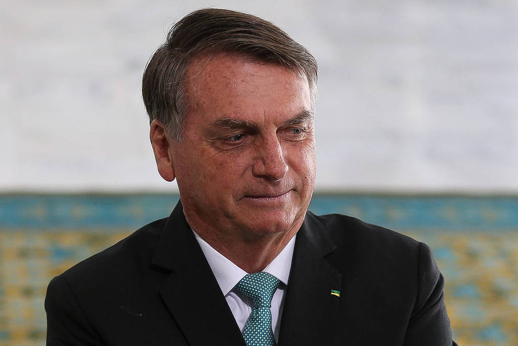 Datafolha: Bolsonaro é visto como o candidato que mais fala contra a democracia, mente e ataca mulheres
