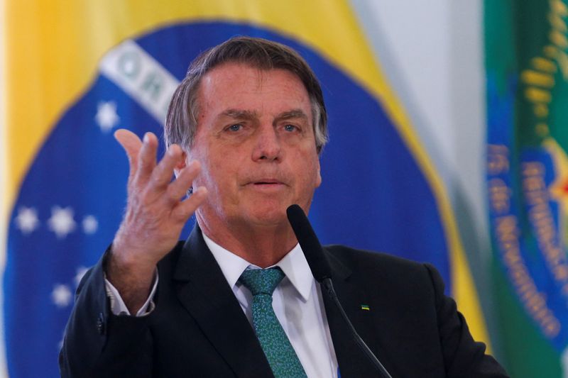 ‘Lamento’, diz Bolsonaro sobre atentado a vice-presidente da Argentina