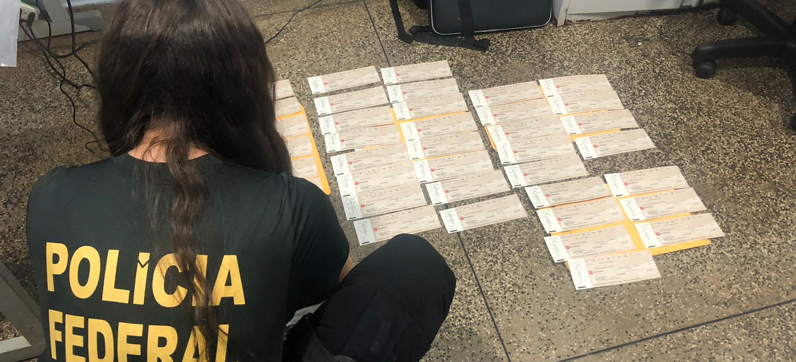 No Amazonas, PF apreende cheques que seriam destinados à campanha de candidato ao governo do Estado