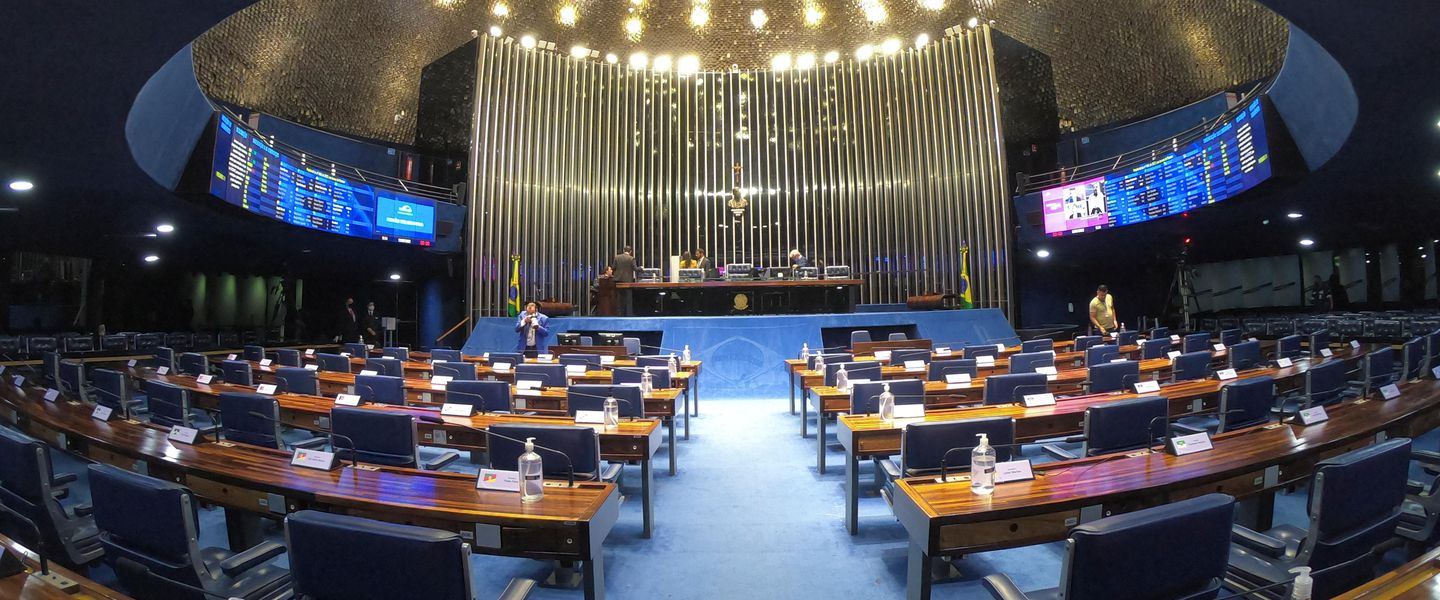Nove dos 13 senadores que buscam reeleição usaram orçamento secreto e maioria esconde destinação