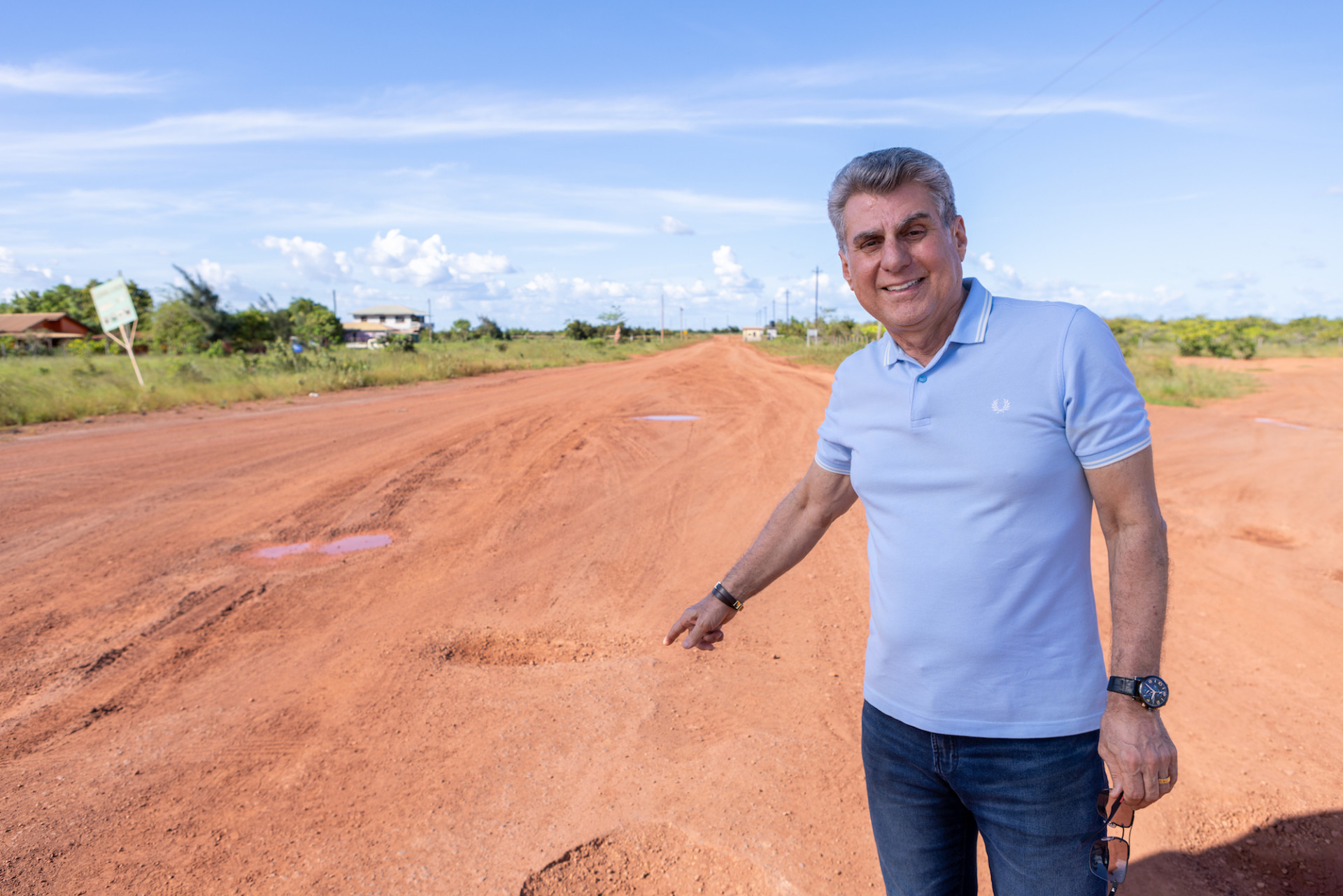 Candidato ao Senado por RR, Romero Jucá destaca que estrada da Guiana pode gerar empregos e melhorar a internet