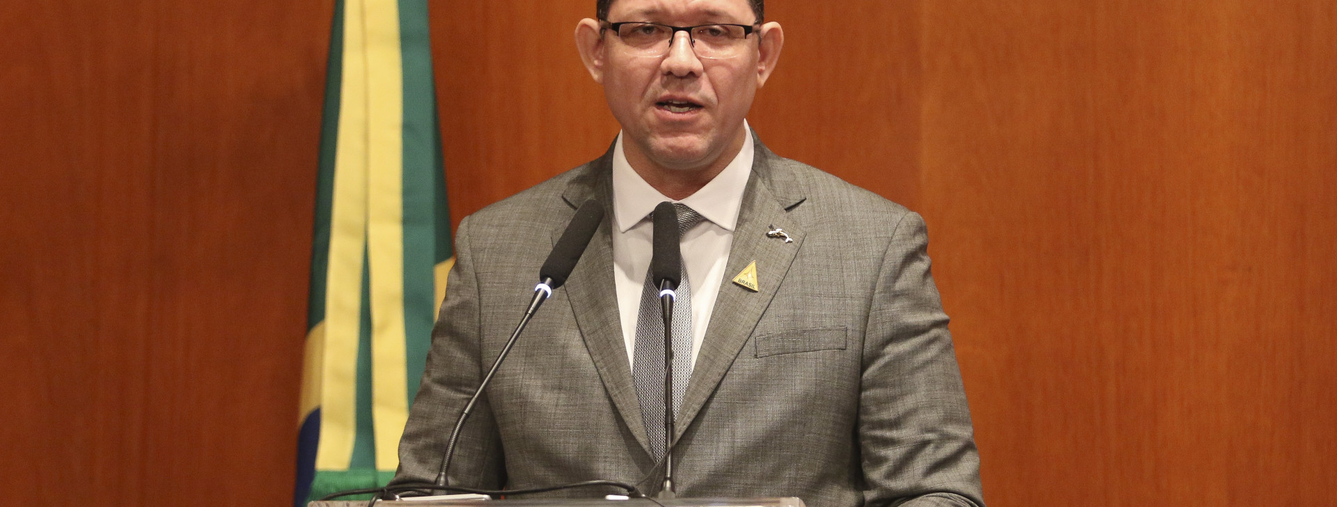 De branco a pardo: candidato à reeleição ao Governo de Rondônia ‘mudou de cor’ no TRE; ‘correção de um erro’, diz partido