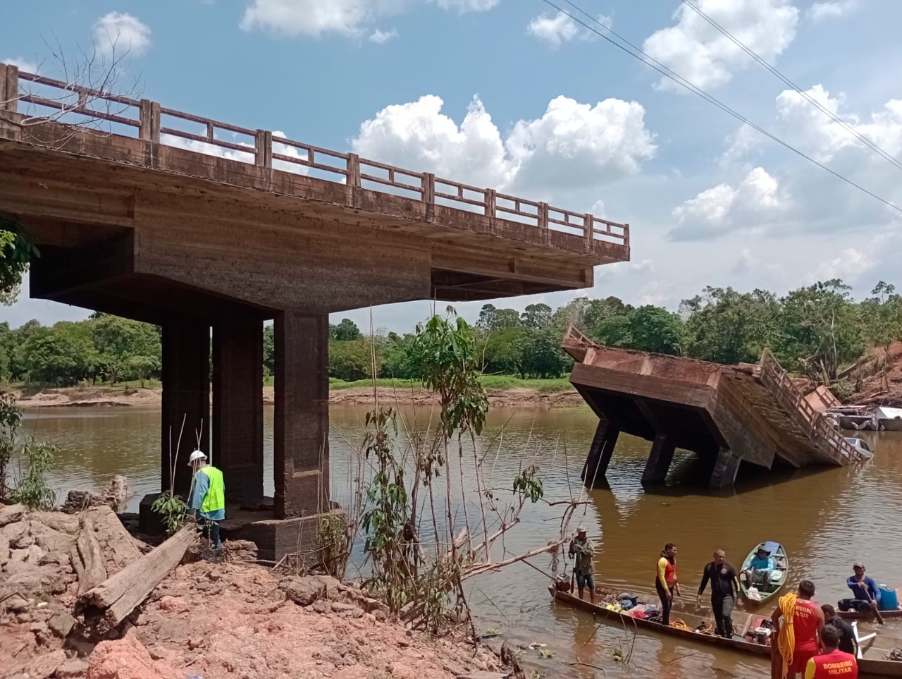 BR-319 tem simulação de desabamento de ponte