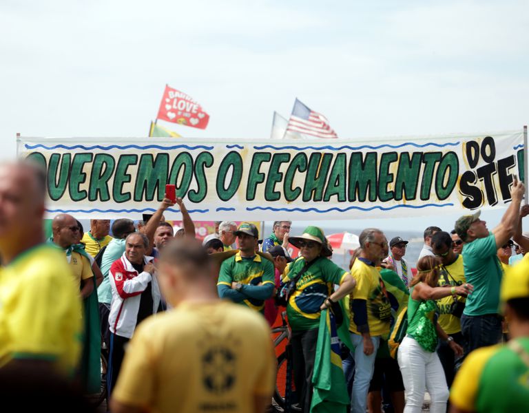 De defesa de armas a fim de cotas, pauta conservadora é rejeitada por maioria, diz pesquisa