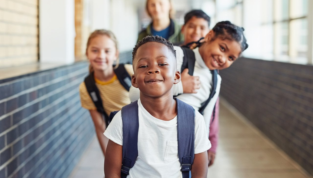 Pautar o antirracismo na educação, no chão da escola, com crianças e adolescentes, é apenas um dos cadeados a serem abertos para libertar-nos desta prisão chamada “racismo à brasileira” ( Getty Images)