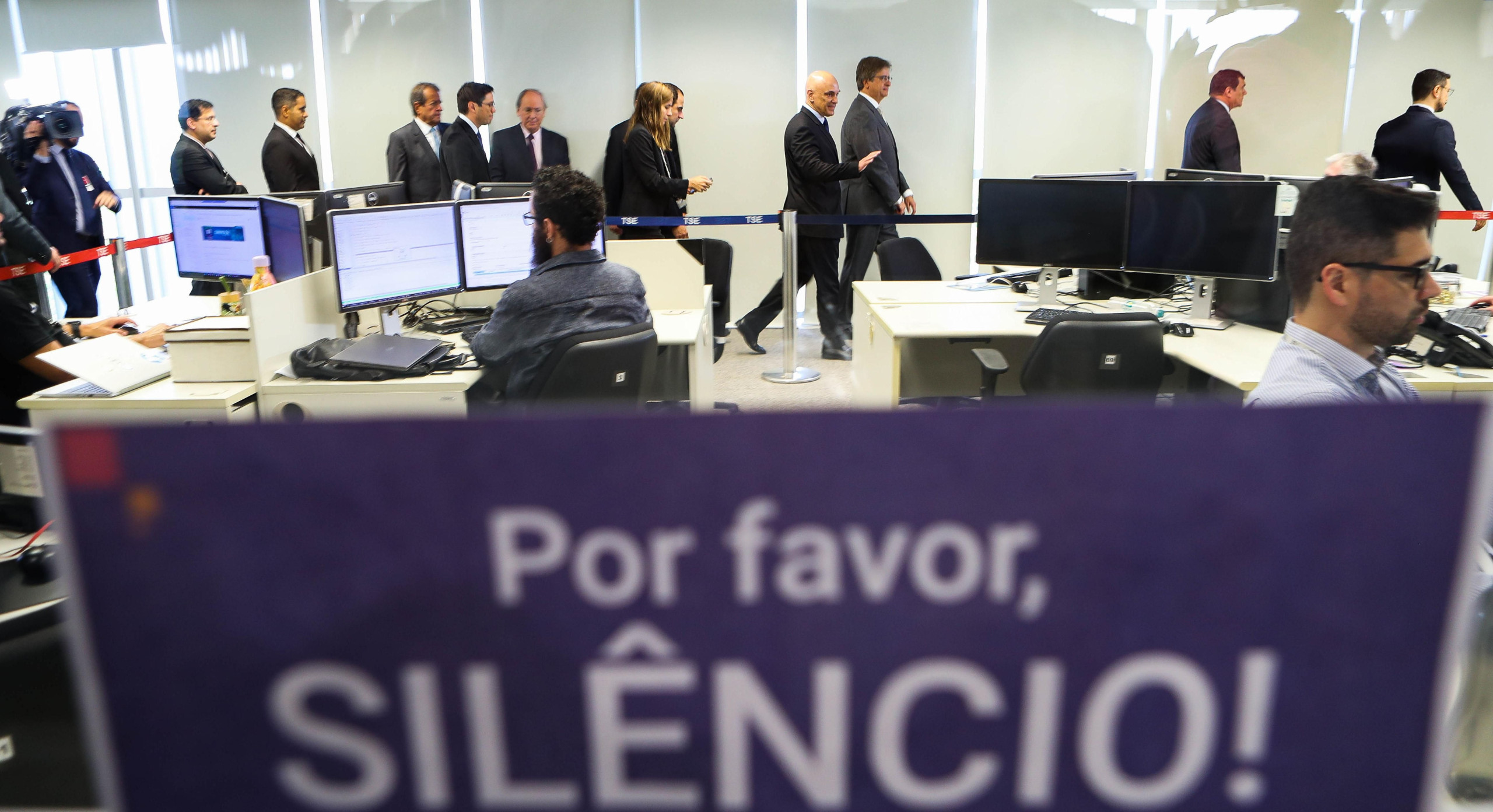 Membros do PL que produziram relatório com informações falsas sobre as urnas eletrônicas são investigados pelo TSE