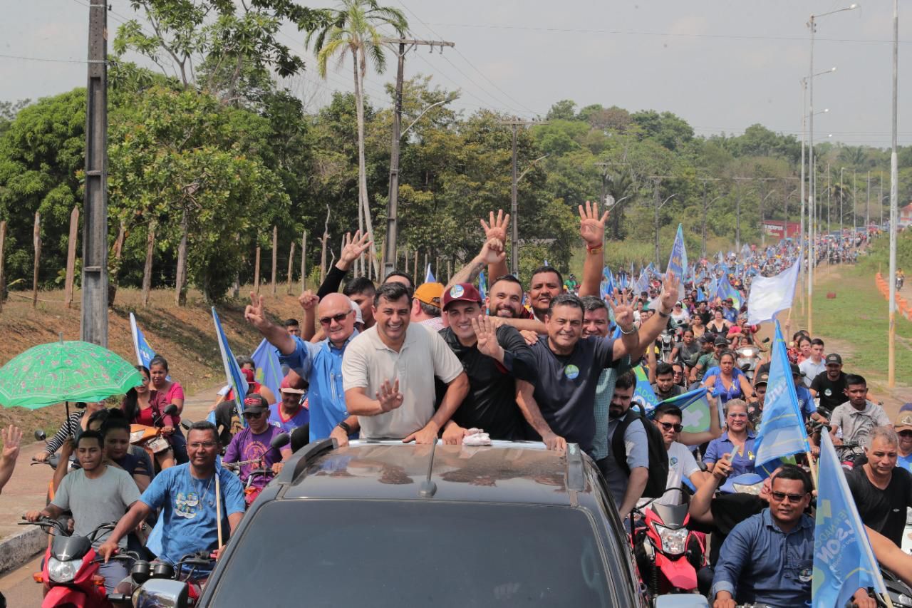 Governador do AM destaca entregas históricas no município de Borba em comício para multidão
