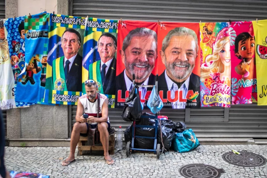 Lula tem vantagem de dez pontos sobre Bolsonaro, aponta pesquisa Ipespe