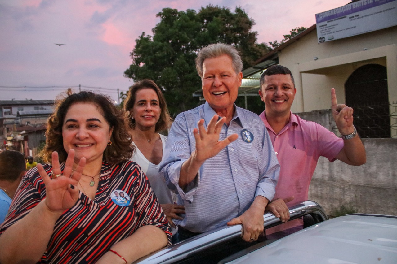 Em campanha no interior do AM, Arthur Neto diz que vai resgatar respeito do Estado em Brasília