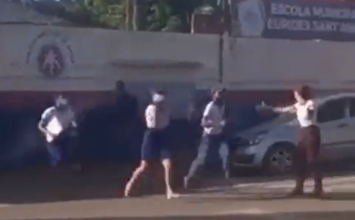 Na Bahia, jovem cadeirante é morta após ataque de atirador em escola cívico-militar