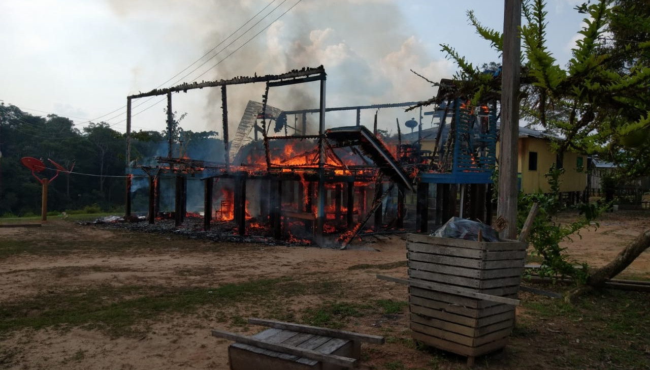Empresário incendeia casa de líder extrativista em comunidade na Reserva do Médio Purus; ‘Perdi tudo por ciúmes’, diz a vítima