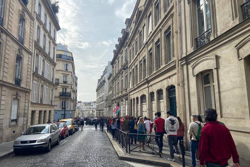 Eleição brasileira no exterior registra filas de até quatro horas de espera neste domingo
