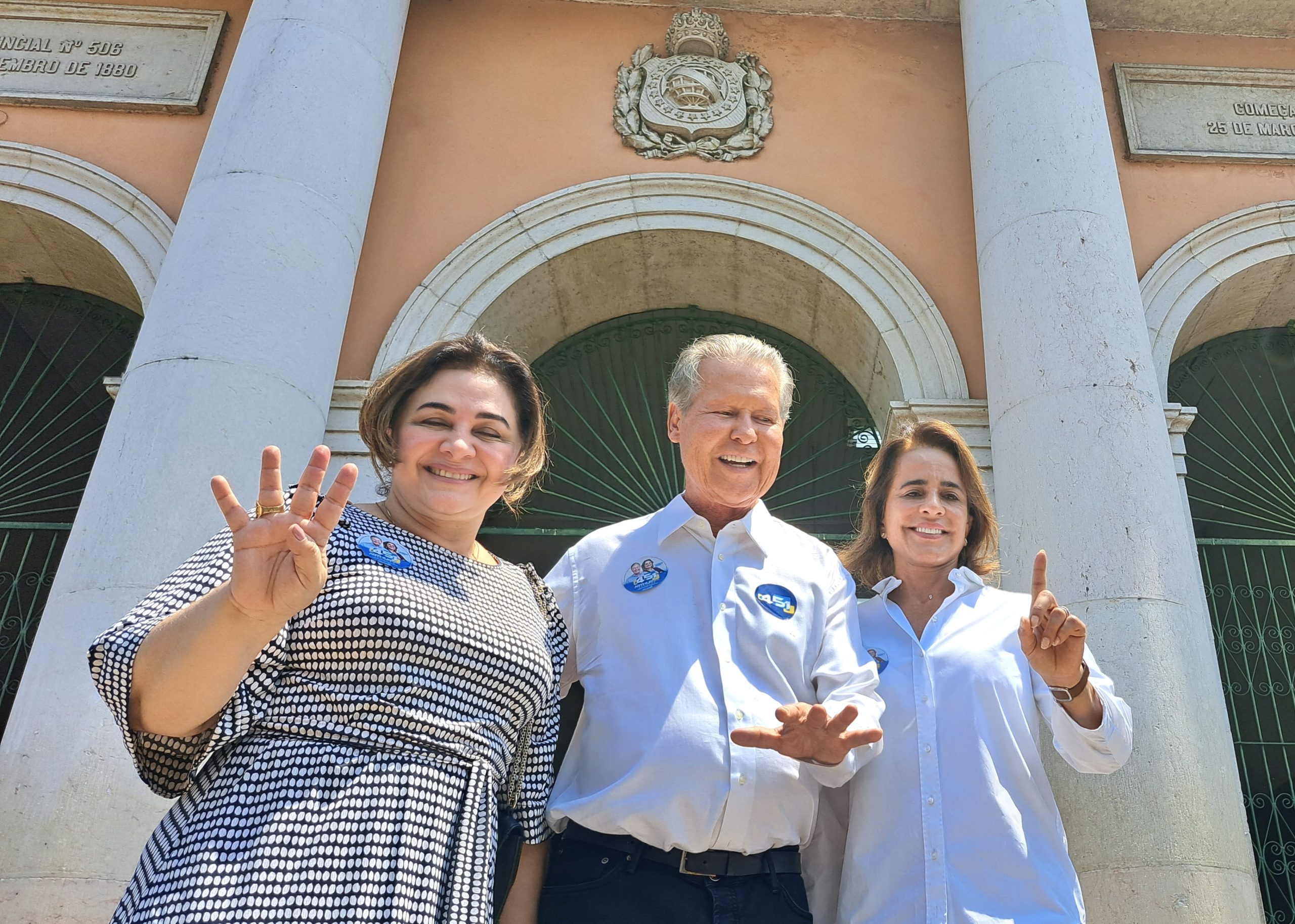 Candidato ao Senado, Arthur Virgílio vota em Manaus e afirma estar confiante; ‘Meu sentimento é de vitória’