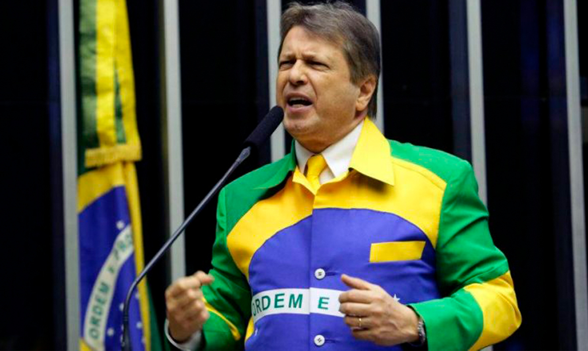 ‘Têm que viver no lixo’, diz deputado do PL sobre alunos de universidade federal que protestaram contra corte de verbas