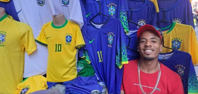 Uniforme amarelo deixa de ser preferência: política põe camisa azul da seleção no pódio