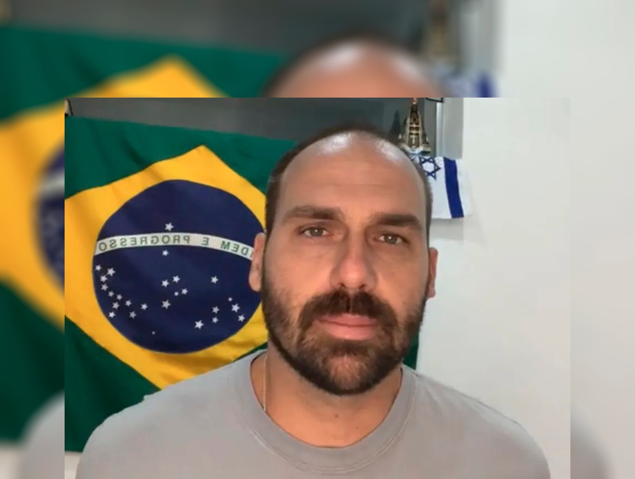Eduardo Bolsonaro ironiza atuação do TSE contra circulação de desinformação