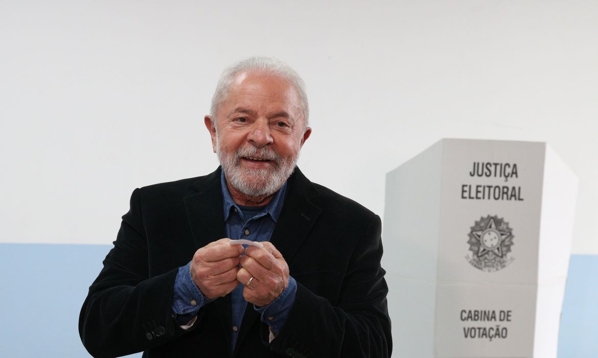 Lula afirma que vai aproveitar mais este segundo turno para mostrar propostas: ‘Fazer o debate que não foi possível fazer’