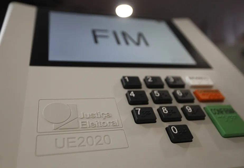 Deputado bolsonarista pede abertura de CPI para investigar institutos de pesquisa