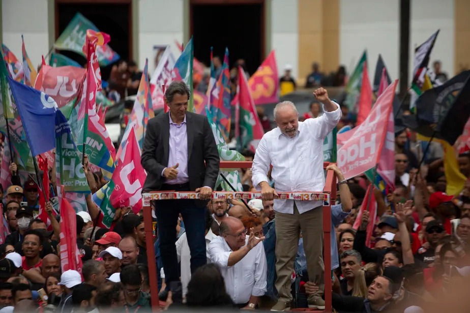 Lula diz que legislação sobre aborto não cabe ao presidente da República e afirma ser contra ato