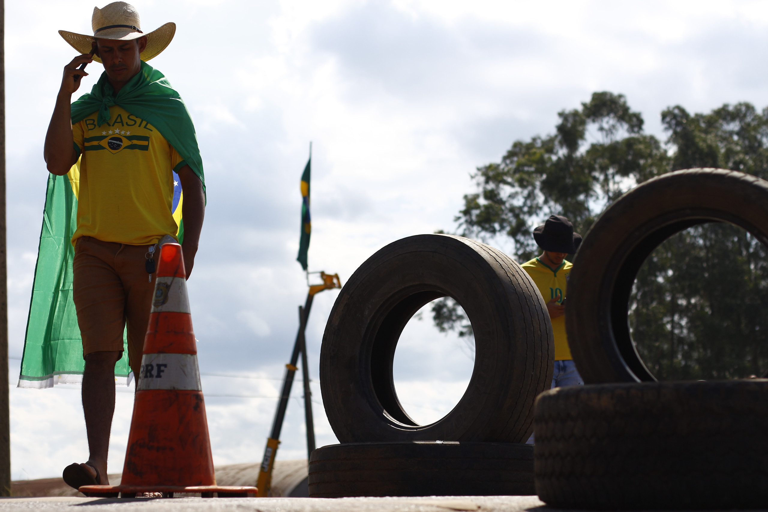 Em RO, polícia identifica participantes de bloqueios e manifestações contra as urnas