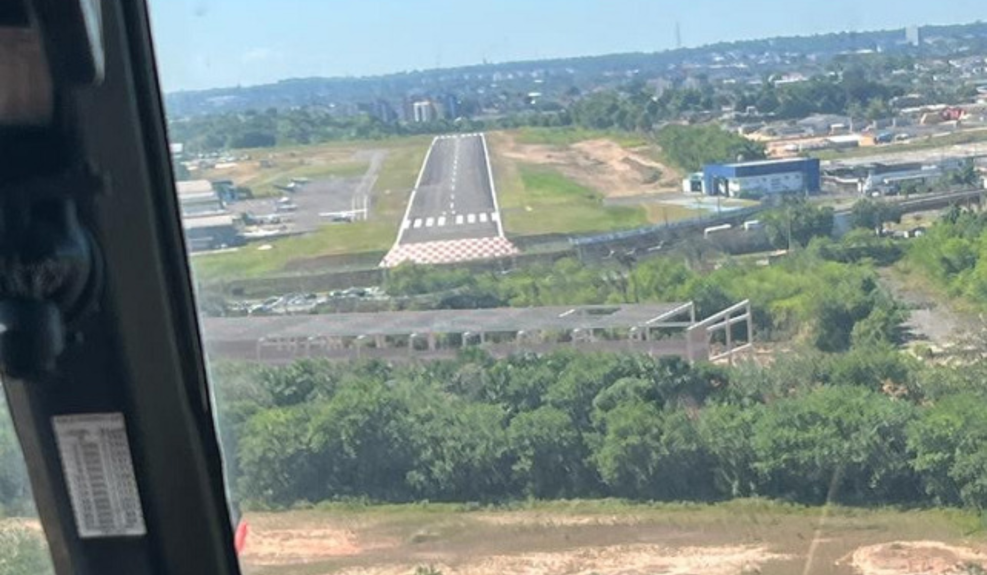 Obra em área de risco próximo ao aeroclube é investigada pelo MPAM